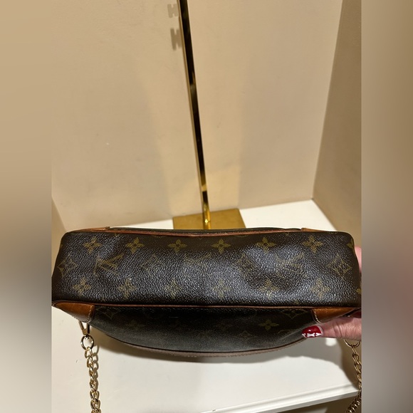 Authentic Louis Vuitton Compiegne 28 w/added unbranded chain - Picture 14 of 14